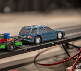 UN COCHE